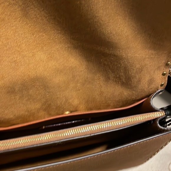 Coach beat color block with rivets shoulder beat bag, with 2 straps - Picture 3 of 3